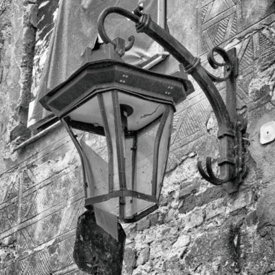 Read more about the article Lampa upadła