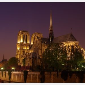 Read more about the article Notre-Dame de Paris nocą (2)